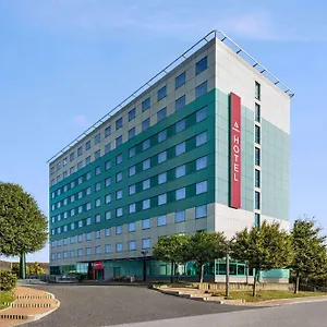 Amedia Express Prague, Trademark Collection By Wyndham Praag
